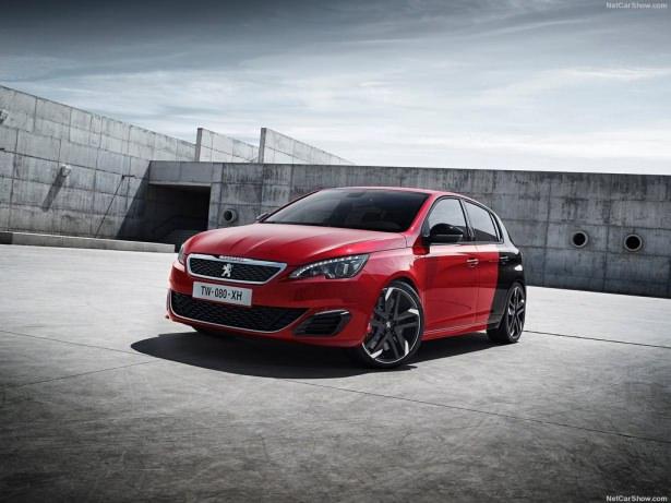 <p>Peugeot’nun 2014 yılında COTY(Yılın Otomobili) seçilen modeli 308’in GTI versiyonu da tanıtıldı.</p>
