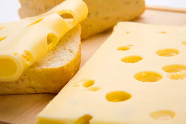 <p>Bilim insanları sonunda İsviçre peynirindeki deliklerin sırrını çözdüklerini söylüyor. </p>
