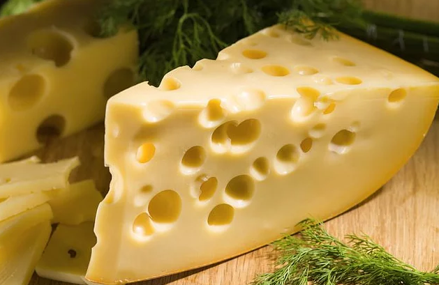 <p>Anlaşılan o ki, delikler peynir yapmakta kullanılan sütlerin kovasının 'temiz olmamasından' kaynaklanıyor.</p>
