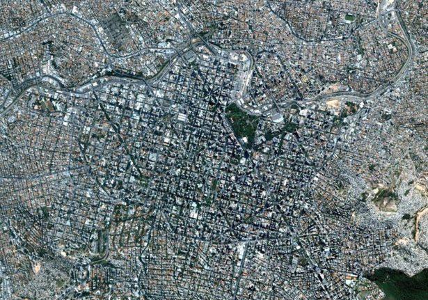 <p> </p>

<p> </p>

<p>Belo Horizonte, Brezilya</p>

<p>Birçok planlı şehir gibi, Belo Horizonte yeni bir başkent olmak için inşa edildi.</p>

<p> </p>

<p> </p>

<p>Belo Horizonte, Brezilya</p>

<p>Birçok planlı şehir gibi, Belo Horizonte yeni bir başkent olmak için inşa edildi. Amaç, Minas Gerais eyaletinin başkenti Ouro Preto’nun yerini almaktı. 1890’larda inşa edilen Belo Horizonte, bugün 2.5 milyonluk nüfusuyla Brezilya’nın en büyük kentlerinden biri.</p>

<p>Amaç, Minas Gerais eyaletinin başkenti Ouro Preto’nun yerini almaktı. 1890’larda inşa edilen Belo Horizonte, bugün 2.5 milyonluk nüfusuyla Brezilya’nın en büyük kentlerinden biri.</p>
