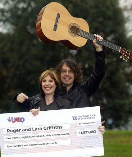 <p>Roger Griffiths, 2005 yılında bilişim sektöründe çalışırken piyangodan 1 milyon 831 bin sterlin (5 milyon 49 bin lira) kazandı. Artık hayatının tamamen kurtulduğunu sanıyordu.</p>

<p> </p>
