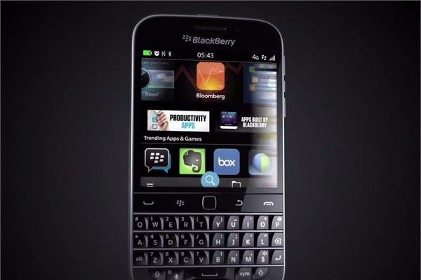 <p><strong>15 - BlackBerry Classic</strong><br />
Fiyatı 449 dolardan başlıyor.</p>
