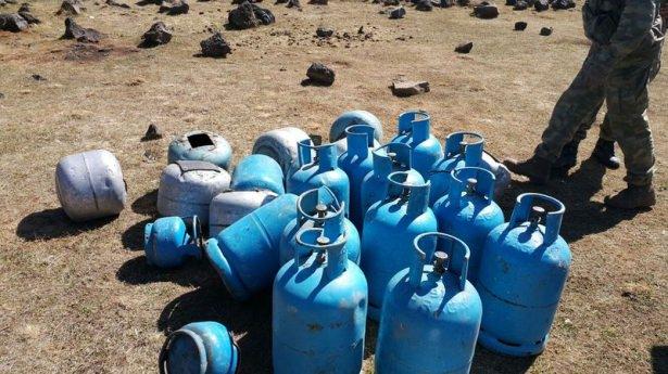 <p>Ağrı Valiliğinden yapılan yazılı açıklamada, “Yürütülen istihbari çalışmalar ışığında Tendürek Dağı kırsal alanında bölücü terör örgütü PKK unsurlarına yönelik olarak hava destekli yapılan operasyon kapsamında örgütün “Bomba Üretim Merkezi” imha edilmiş ve 4 PKK mensubu ölü olarak ele geçirilmiştir. Ölü olarak ele geçirilen 4 PKK/BTÖ mensubunun otopsi işlemleri Erzurum Adli Tıp Kurumunda devam etmektedir” denildi.</p>