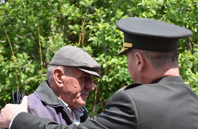 <p><strong>'CANIM YAVRUM, KUZUM'</strong></p>
<p>Şehit Uzman Çavuş Turgut Kurtçu'nun (32) Tekirdağ'ın Hayrabolu İlçesi'nde oturan babası Ahmet Kurtçu (66), acı haberi kahvehanede otururken gelen jandarma görevlilerinden aldı.</p>