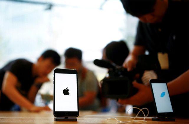 <p>MacRumors'un verdiği bilgiye göre Apple, iPhone 7'den sonraki modelde "S" takısını kullanmayacak. Yeni modele verilecek ismin iPhone 8 veya iPhone 10 mu olacağı henüz bilinmiyor.</p>