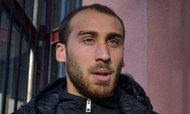 <p><strong>Cenk Tosun</strong></p>

<p>''Daha güzel bir dünya için her çocuk bir umuttur; çocuğun umudu ise sevgidir. Unutmayın! Her şey Sevgiyle Başlar''</p>
