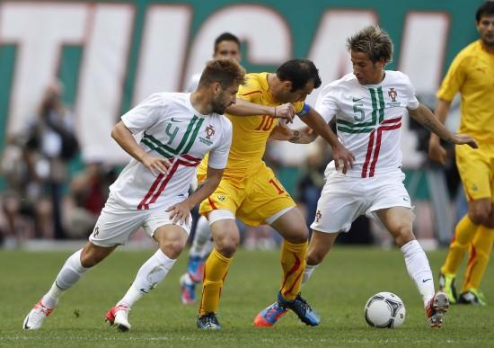 PORTEKİZ   Kaleciler: Eduardo (SL Benfica), Rui Patrício (Sporting Clube de Portugal), Beto (CFR 1907 Cluj). Defanslar: João Pereira (Sporting Clube de Portugal), Fábio Coentrão (Real Madrid CF), Bruno Alves (FC Zenit St Petersburg), Rolando (FC Porto), Ricardo Costa (Valencia CF), Pepe (Real Madrid CF), Miguel Lopes (SC Braga). Orta sahalar: Raúl Meireles (Chelsea FC), Miguel Veloso (Genoa CFC), João Moutinho (FC Porto), Rúben Micael (Real Zaragoza), Hugo Viana (SC Braga), Custódio (SC Braga). Forvetler: Nani (Manchester United FC), Cristiano Ronaldo (Real Madrid CF), Hugo Almeida (Beşiktaş), Ricardo Quaresma (Beşiktaş), Silvestre Varela (FC Porto), Hélder Postiga (Real Zaragoza), Nélson Oliveira (SL Benfica).