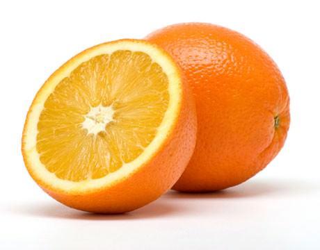 <p>Portakal: Kokusuyla bile insanı uyaran portakal içeriğindeki mineraller sayesinde yüz güldürüyor.</p>
