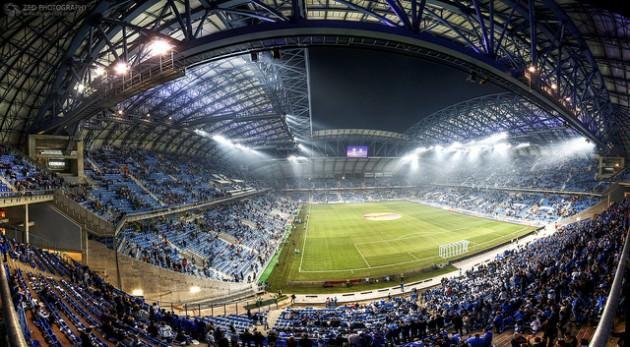 Ülkenin orta kesimlerinde yer alan en eski kentlerinden 557 bin nüfuslu Poznan'da yer alan stat, 40 bin seyirci kapasiteli. Lech Poznan ve Varta Poznan takımlarının maçlarını oynadığı stat, 1968-1980 yılları arasında inşa edildi.1980'de açılan stat, yeniden yapılanma çalışmalarının ardından 2010'un Eylül ayında tekrar kullanıma sunuldu. Poznan Havalanına 3 kilometre mesafede bulunan stadın açılışında 2010'daki yeniden açılışında Sting ve Kraliyet Filarmoni Orkestrası konser verdi.