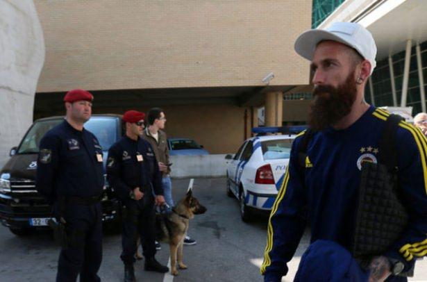 <p>Raul Meireles</p>
