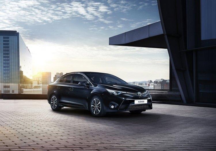 <p>Toyota Avensis<!--EndFragment--></p>

<p>2017 çıkışlı başlangıç fiyatı: 105,250 TL<br />
​2016 çıkışlı başlangıç fiyatı: 87,155 TL</p>
