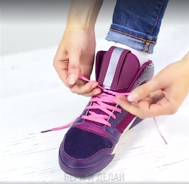 <p>Ayakkabınızı bağlarken bağcıkları teker teker düğümlemek hem yanlış hemde uzun sürecektir.</p>

