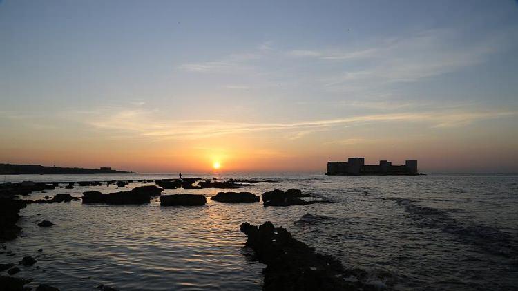 <p>Mersin<br />
<br />
Nüfusu: 1 773 852  <br />
Toplam otomobil sayısı: 257 191<br />
​Kaç kişiye bir otomobil düşüyor: 6,9</p>
