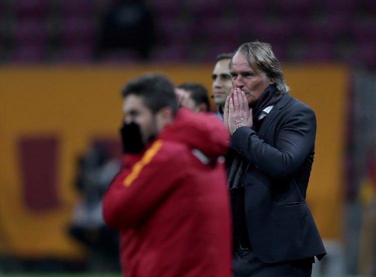 <p>Bir gün sportif direktör bana, "3'lü oynamakta yarar var" diye bir öneride bulundu.</p>
