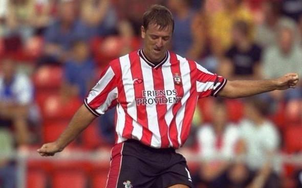 <p><strong>MATT LE TISSIER - YENGE LONDRA'YI İSTEMEDİ </strong></p>

<p> </p>

<p>Southampton'ın efsanevi golcüsü Le Tissier, 1989'da Tottenham'tan teklif aldı ve bunu kabul etmek üzereydi. Ancak, nişanlısı Southampton'dan ayrılıp Londra'ya gitmek istemiyordu. Le Tissier nişanlısını ikna edemedi ve kulübünde kaldı.</p>

