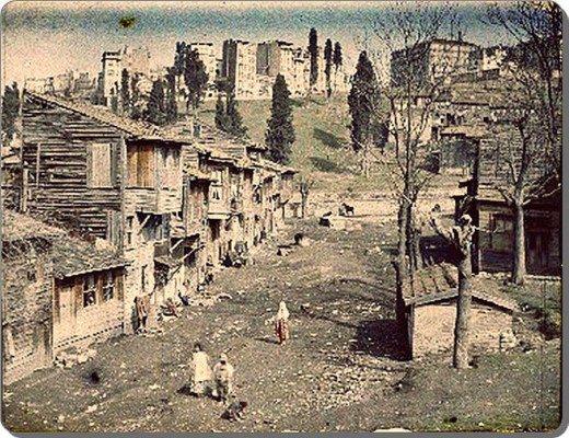 <p>İstanbul’un eski yüzü ve tarihsel değişimi karşınızda. İşte yıllar öncesinin İstanbul’u.<br />
<br />
1918 - Kasımpaşa</p>

<p> </p>
