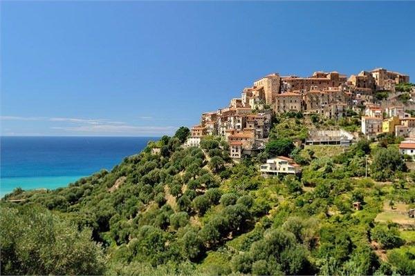 <p><strong>Marina di Pisciotta</strong><br />
İtalya</p>
