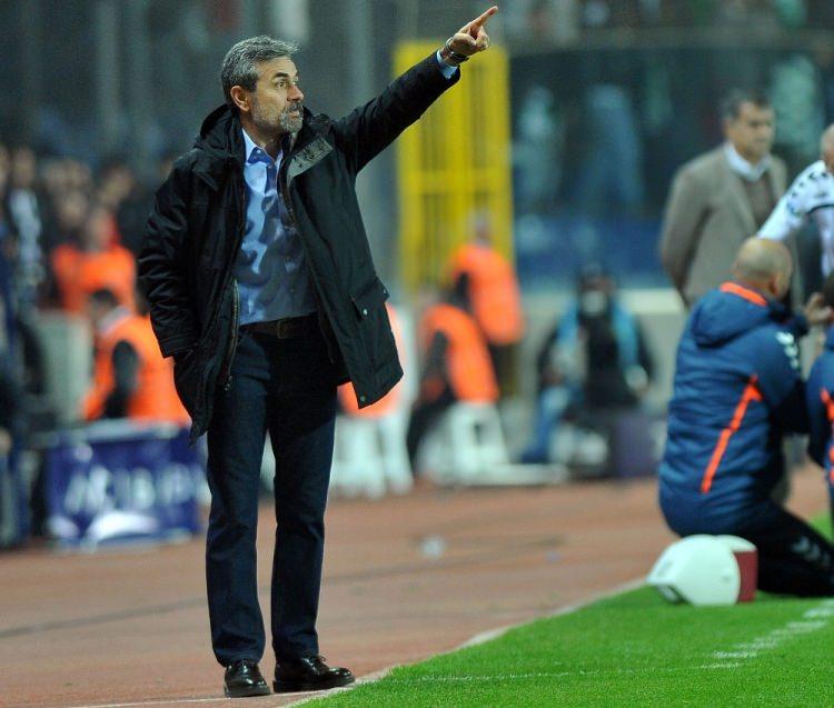 <p><strong>OLUMSUZ RAPOR</strong></p>

<p>Kocaman, bu sezon gösterdiği performansla dikkatleri üzerine çeken Lens için yönetime olumsuz rapor verdi. Hollandalı yıldızın takım için 'olmazsa olmaz' bir futbolcu olmadığını vurgulayan tecrübeli çalıştırıcı, transfer çalışmalarını da yakından takip ediyor. Bu doğrultuda bonservisi Sunderland'de olan Lens ile ilgili görüşlerini paylaşan Kocaman, oyuncunun yüksek maliyetini de göz önüne alarak alternatifleri de belirledi.</p>

