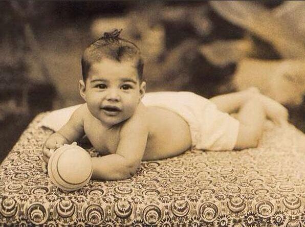 <p>Freddie Mercury'nin doğduğu Zanzibar'da çekilmiş bebeklik fotoğrafı 1946</p>

<p> </p>
