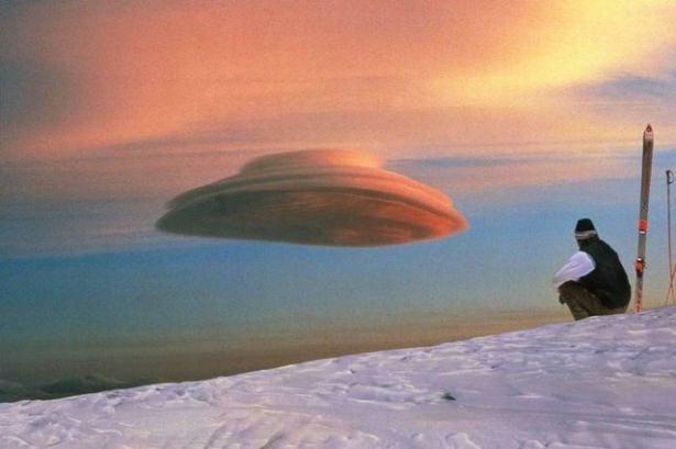 <p>Mercek formundaki ufo bulutu</p>

<p> </p>
