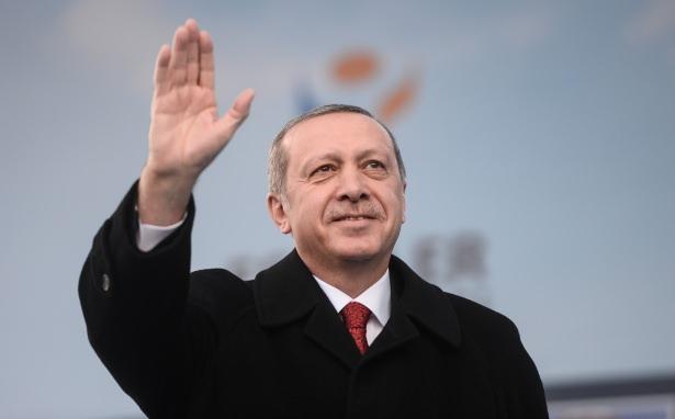 <p>Düzenlenecek törene Cumhurbaşkanı Recep Tayyip Erdoğan'ın da katılacağı belirtildi. Ulaştırma Bakanı Binali Yıldırım, en son yaptığı açıklamasında, "9 metrelik boşluk kaldı. O boşluğu da pazar günü kapatıyoruz.</p>