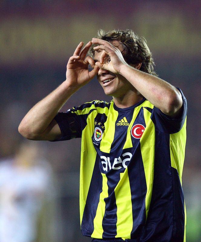<p>13- Diego Lugano (7,5 milyon Euro) 2006 yılında Sao Paulo'dan Fenerbahçe'ye tam 7,5 milyon Euro'ya malolarak transfer edildi.</p>
<p> </p>