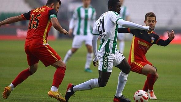 <p><strong>ATİKER KONYASPOR GELENLER</strong><br />
<br />
Moryke Fofana (FC Lorient) - Sol Kanat</p>
