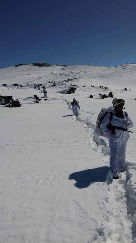 <p>Türkiye'nin yanında birçok ülkeden de komando olmak için Eğirdir'e gelenler, bu zorlu hedefe ulaşabilmek amacıyla çetin süreci geçmek zorunda. Kursa katılmak isteyenler, öncelikle gerekli fiziki ve psikolojik yeterliliklerinin ölçülmesi için çeşitli test ve eğitimlere tabi tutuluyor.</p>