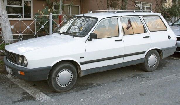 <p>Otomobil markası : Renault R12 Toros 1990<br />
<br />
2. El fiyatı : 6.900 TL</p>