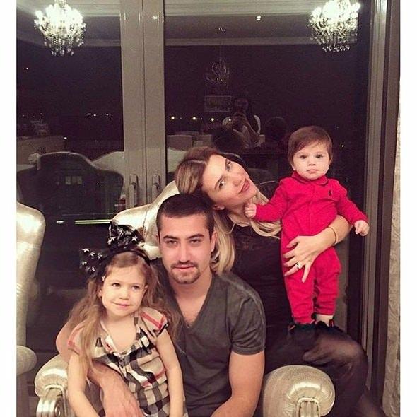 <p>Ekin, Mila, Aksel ve Aydın Yılmaz</p>
