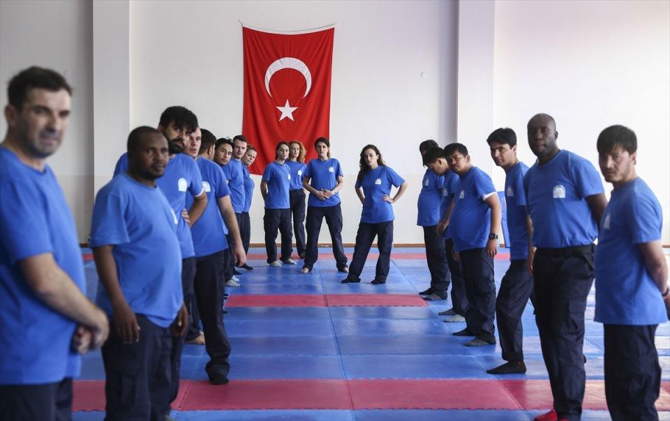 <p>20 Ekim'de sona erecek eğitimde başarılı olan katılımcılara uluslararası geçerliliği olan sertifika verilecek.</p>
<p> </p>