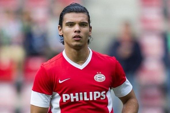 <p>KARIM REKIK | Henüz 21 yaşında olmasına rağmen Avrupa'nın büyük liglerinde forma giymeyi başaran bir başka Wonderkid'e geldi sıra... Marsilya ile beklenen patlamayı henüz yapamayan, menajerlik oyunlarında defansı direkt olarak emanet edip yıllarca bizim rahatça arkamıza yaslanmamızı sağlayan müthiş yetenek...</p>

<p> </p>
