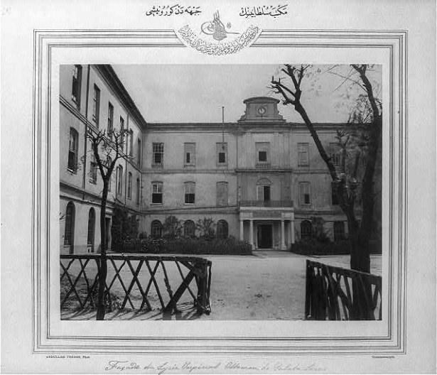<p>Mekteb-i Sultani Okulu'ndan bir görünüş</p>
<p> </p>
