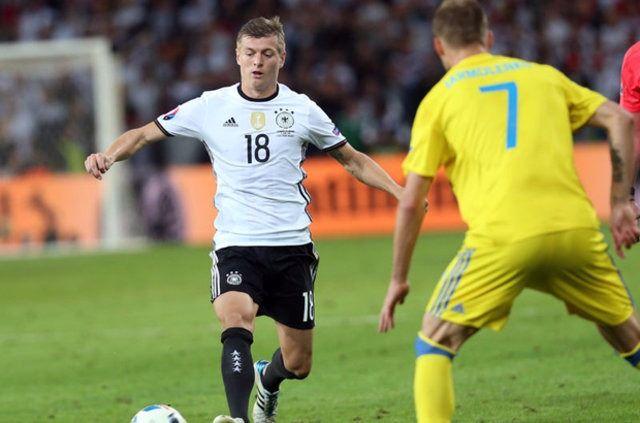 <p>13 - Toni Kroos - 62.2 milyon sterlin - Almanya - Real Madrid</p>
<p> </p>