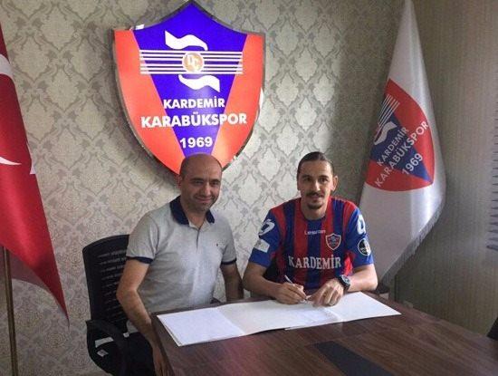 <p><strong>Ahmet Şahin (Kaleci)</strong><br />
<br />
Osmanlıspor ==> Karabükspor Bonservissiz</p>