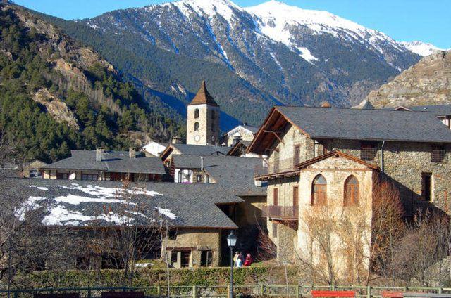 <p>Karasal Alan km²<br />
Andorra<br />
468</p>
