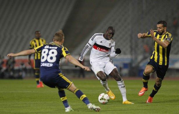 <p><span style="color:rgb(102, 102, 102)">Şükrü Saracoğlu Stadı'nda oynanacak derbide Fenerbahçe ile Beşiktaş karşılaşacak. Fenerbahçe kazanarak puan farkını 1'e indirebilir mi? Beşiktaş ise Avrupa'da yaşanan hayal kırıklığından sonra kazanarak farkı 7'ye çıkarabilir mi? İşte ünlü spor adamlarının yorumları...</span></p>