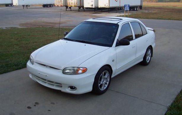 <p>Otomobil markası : Hyundai Accent 1,3 1998<br />
<br />
2. El fiyatı :11.000 TL</p>
