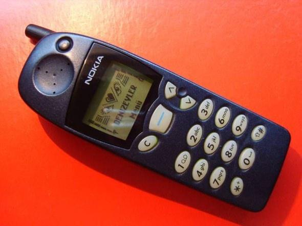 <p>Nokia 5110</p>

<p>Çıkış tarihi: 1998</p>
