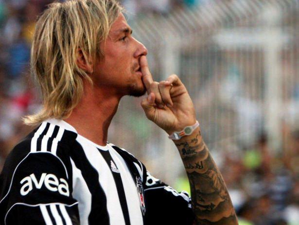 <p>Guti: "Büyük Beşiktaş'ım (Türk Ligi Şampiyonu) Daima Kara Kartal, Her Zaman Kalbimde"</p>
