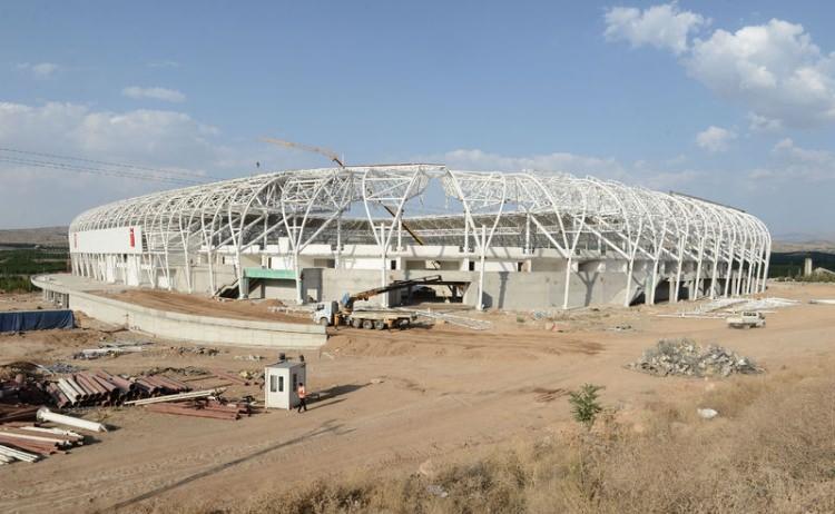 <p>Yeni Malatya Stadı<br />
​Kapasite: 25.000</p>
