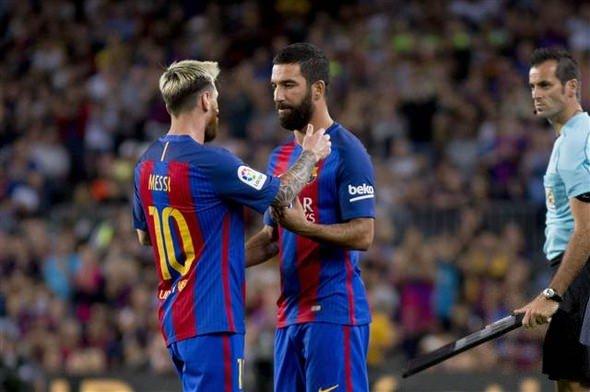 <p>Arda, Barcelona'nın Atletico Madrid'e karşı oynadığı son lig maçında, sakatlanan Lionel Messi'nin yerine 59. dakikada oyuna dahil olmuştu. </p>
