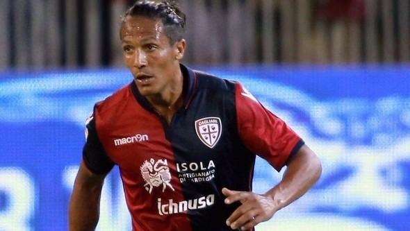<p>Bruno Alves - Cagliari<br />
<br />
Portekizli defans, Cagliari'nin bütün lig maçlarında forma giydi. Her maç 90 dakika oynayan Bruno Alves, İtalyan takımının değişilmez futbolcuları arasında. Ancak, şöyle bir sorun var ki Cagliari, Serie A'da 14. sırada.</p>