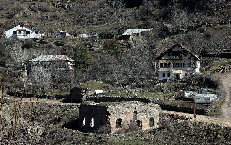 <p>Bölgede Süleymaniye Camisi'nin yanı sıra Hagios Stephanos Kilisesi, Bagios lonnes Kaya Kilisesi, Hacı Tahir Efendi Türbesi, Bagios lonnes Kaya Kilisesi, Hagios lonnes Kilisesi, Rum Erkek Lisesi, Cami-ı Sağir Mahallesi Kilisesi, Süleymaniye Hamamı gibi tarihi yapılar yer alıyor.</p>

<p> </p>
