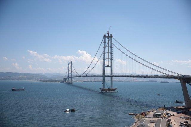 <p>Gebze Orhangazi İzmir Otoyolu Projesi’nin en önemli bölümünü oluşturan Osmangazi Köprüsü bayramda açılıyor.</p>

<p> </p>
