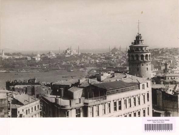 <p>20. Yüzyılın ilk yarısından Galata Kulesi, Haliç, Tarihi Yarımada ve Marmara Denizi…</p>
