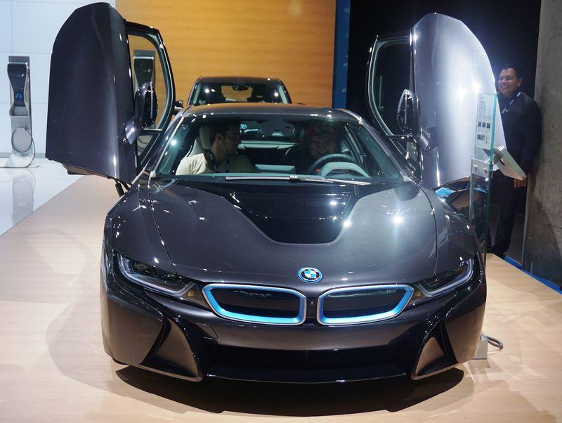 <p>2015 BMW i8</p>
