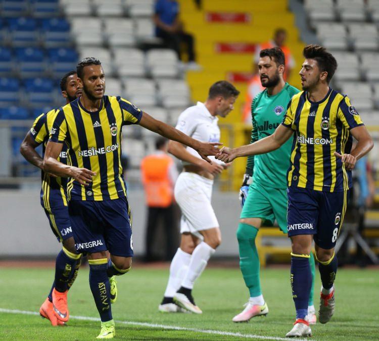 <p>Sarı Lacivertliler'de ge&ccedil;en seneden bu yana ağır şekilde eleştirilen Josef de Souza ve Ozan Tufan da gollere katkı sağlarken, yeni transfer Jeremain Lens de iki asistle &ouml;n plana &ccedil;ıktı.</p>
