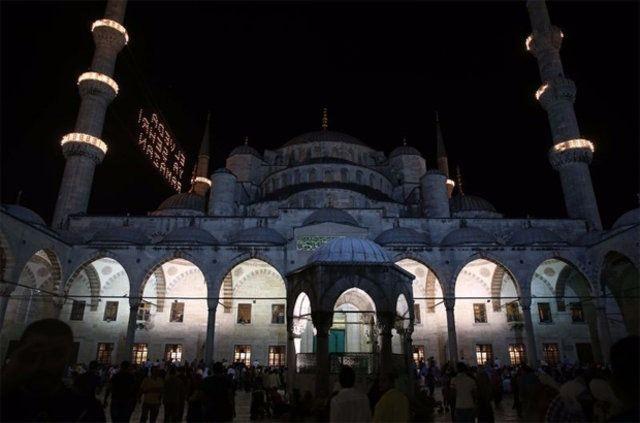 <p>Sultanahmet Camisi</p>

<p> </p>
