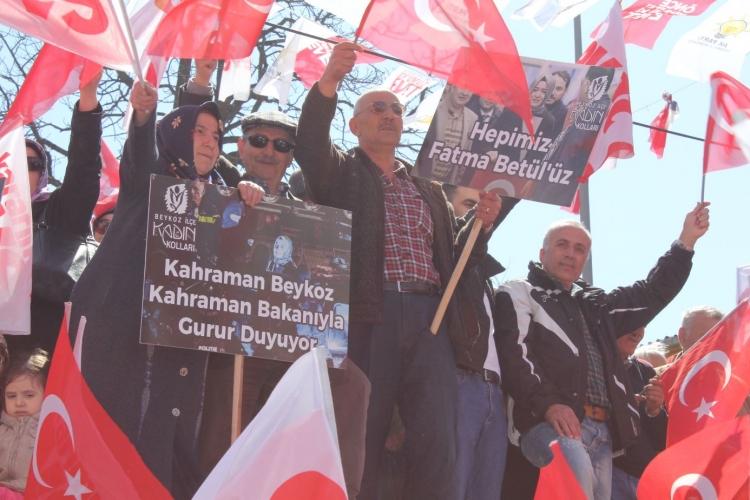 <p>Son olarak Hollanda ile yaşanan krizde, Türkiye'nin Rotterdam Başkonsolosluğuna geçmesine izin verilmeyen Kaya, polis eskortuyla Almanya'ya dönmüştü. </p>
